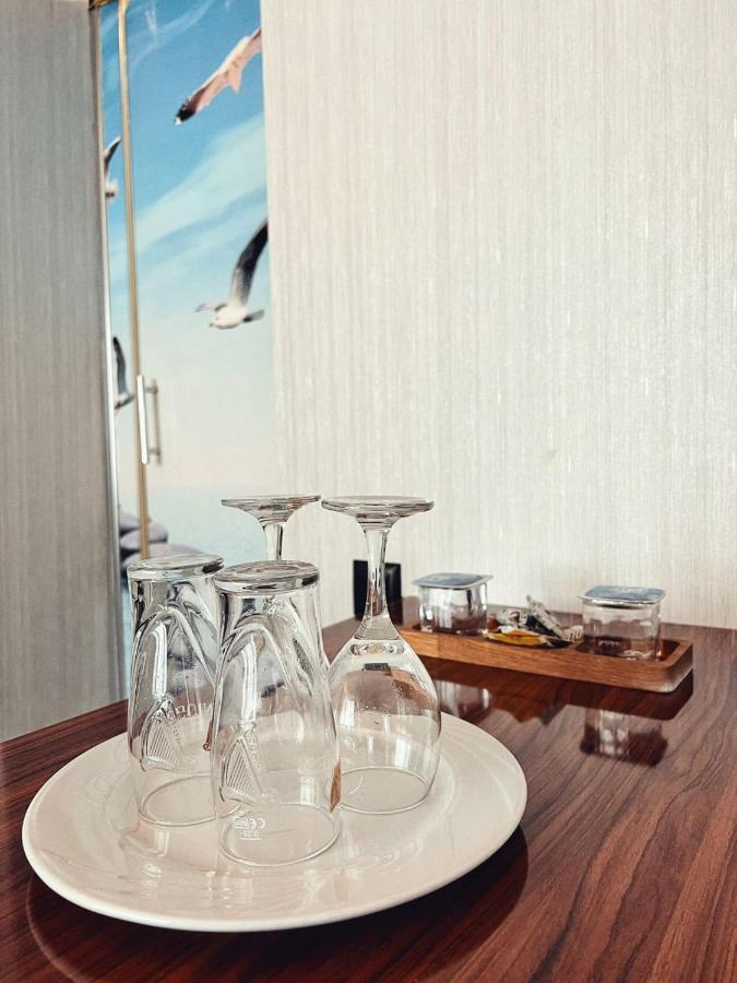 Zebra Hotel Alsancak Измир Екстериор снимка